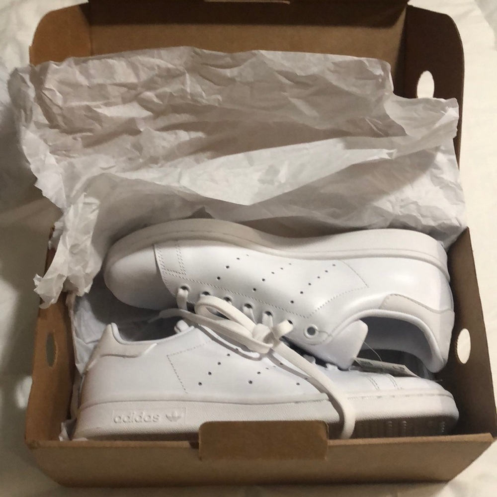 Triple White Adidas Stan Smiths